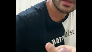 Tomando leite do jig pentelhudo